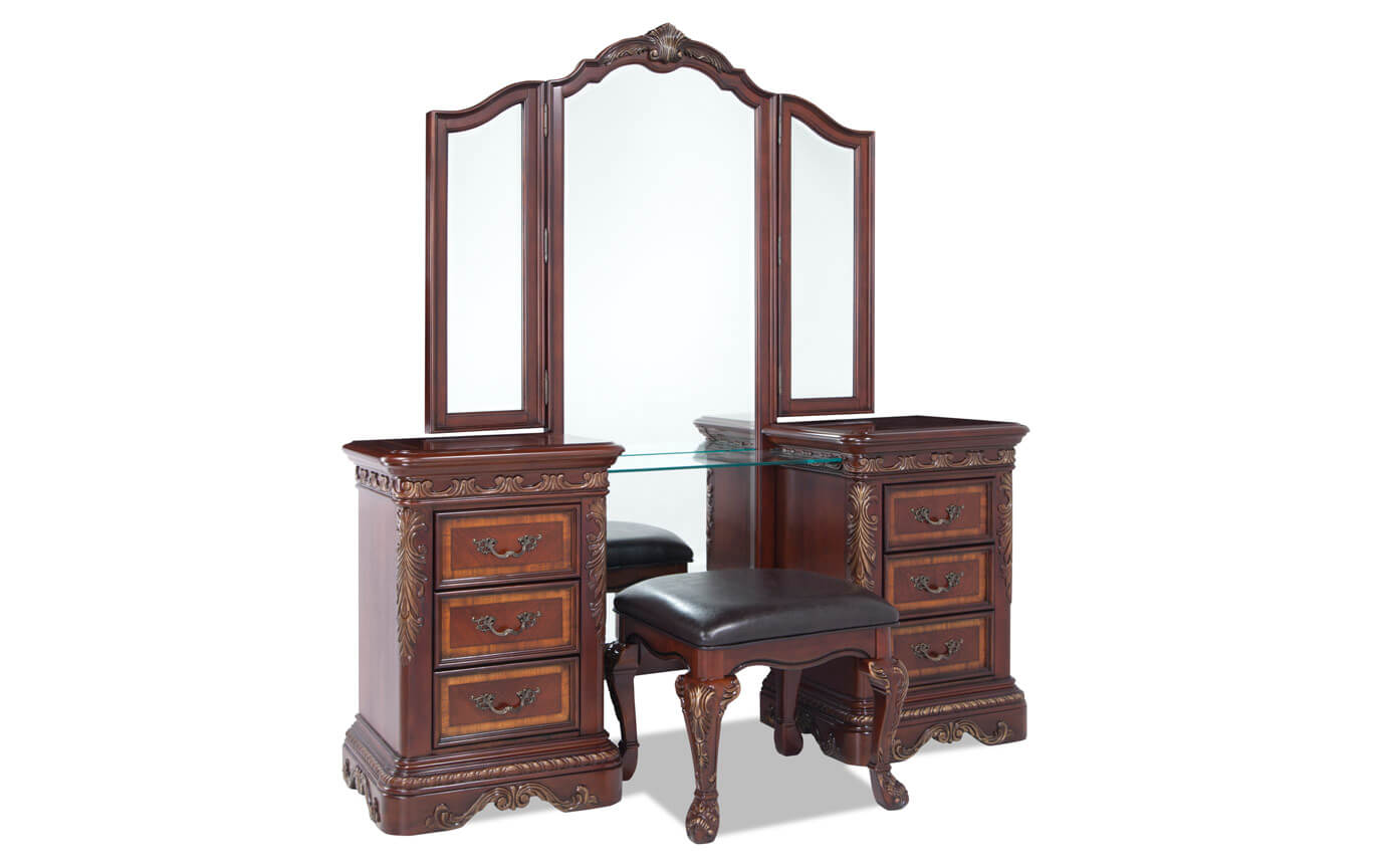 Majestic Bedroom Set