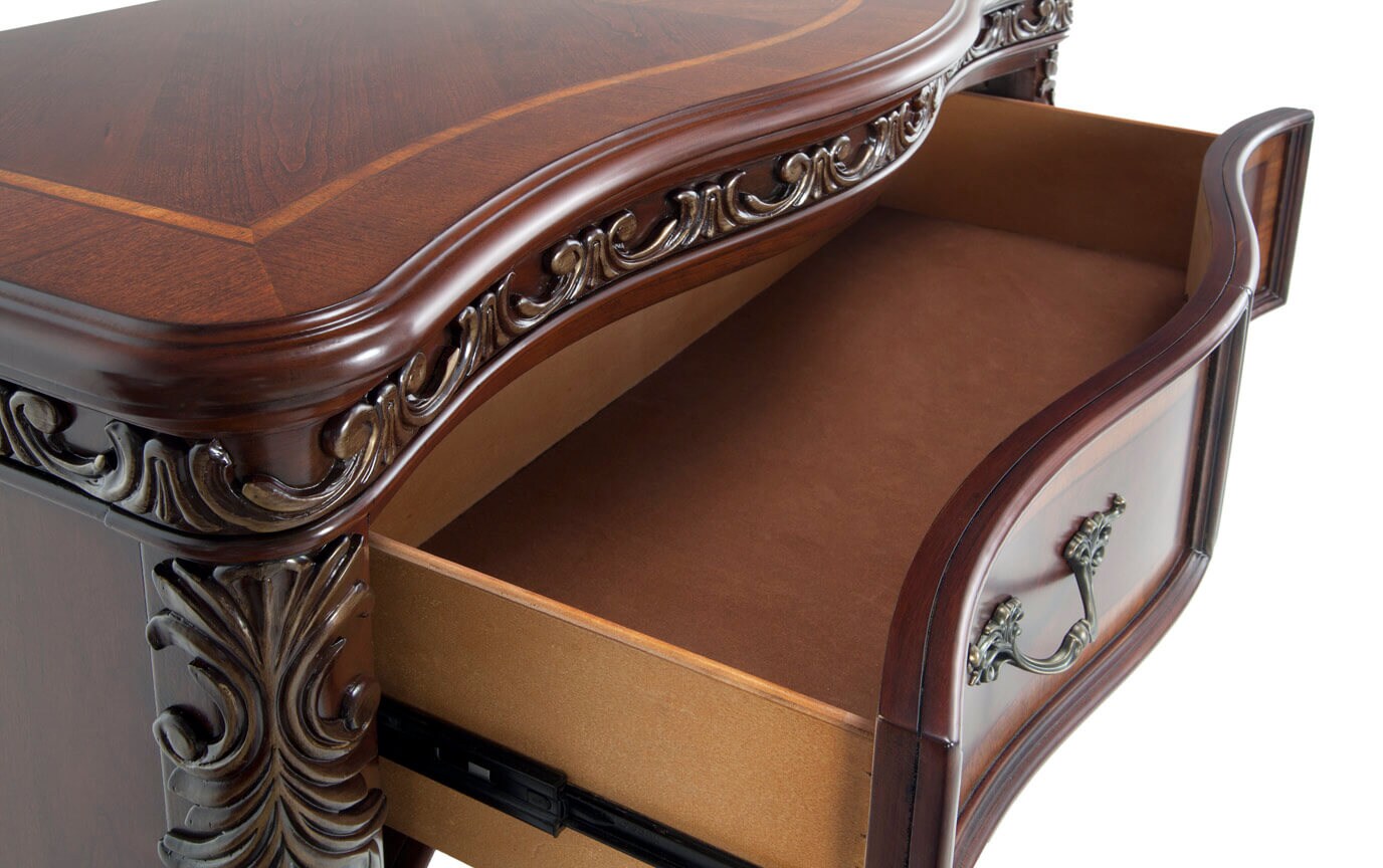 Majestic Bedroom Set