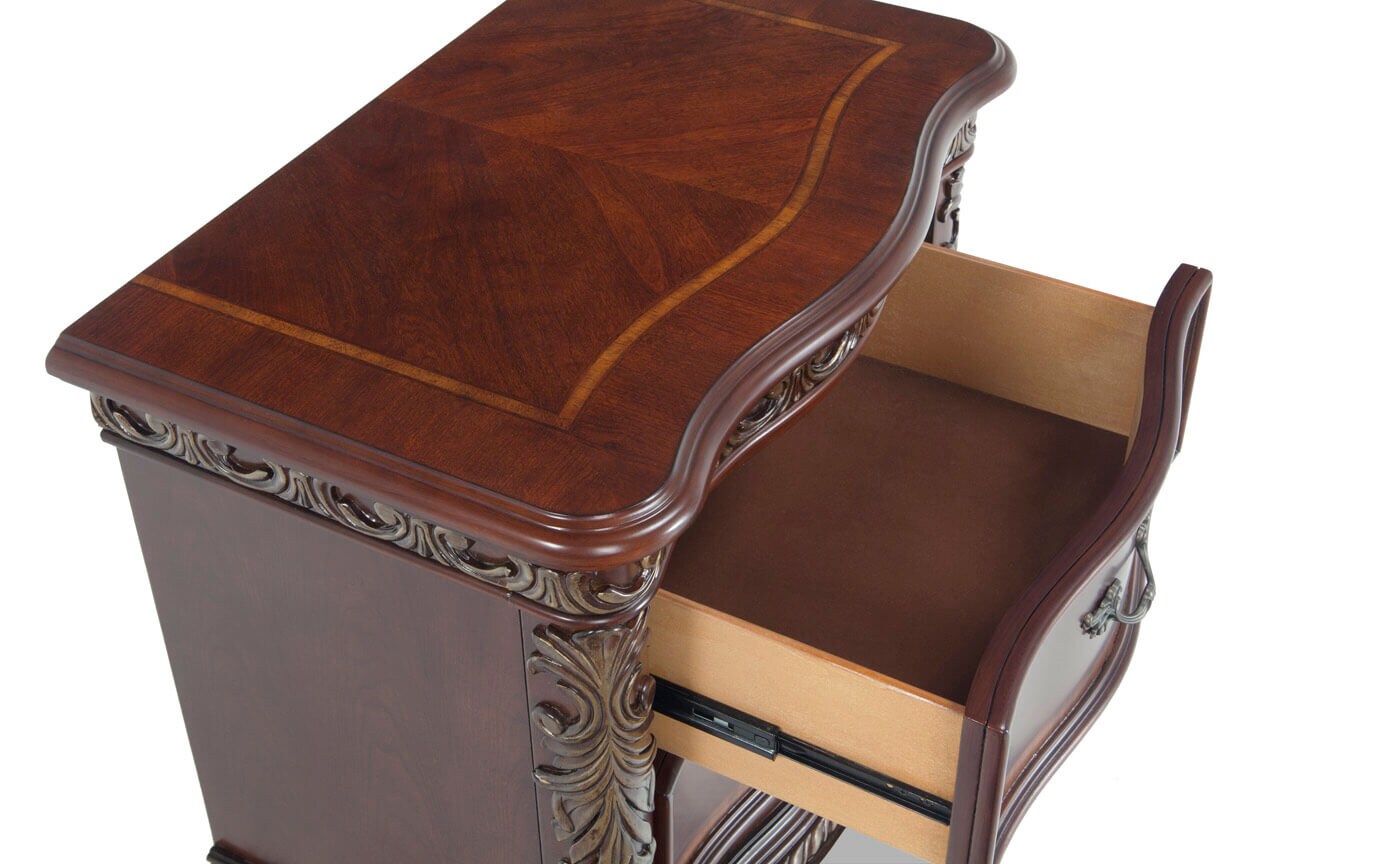 Majestic Bedroom Set