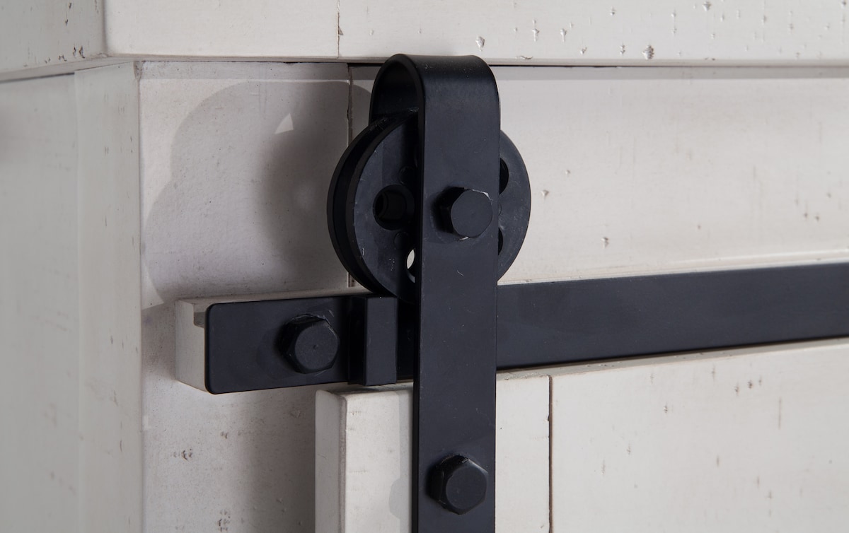 Montana White Gentleman's Chest white_finish