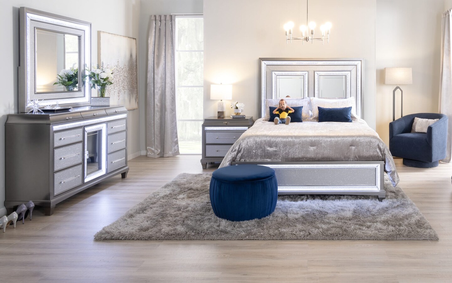 Glamour 5 Piece Queen Gray Panel Bedroom Set