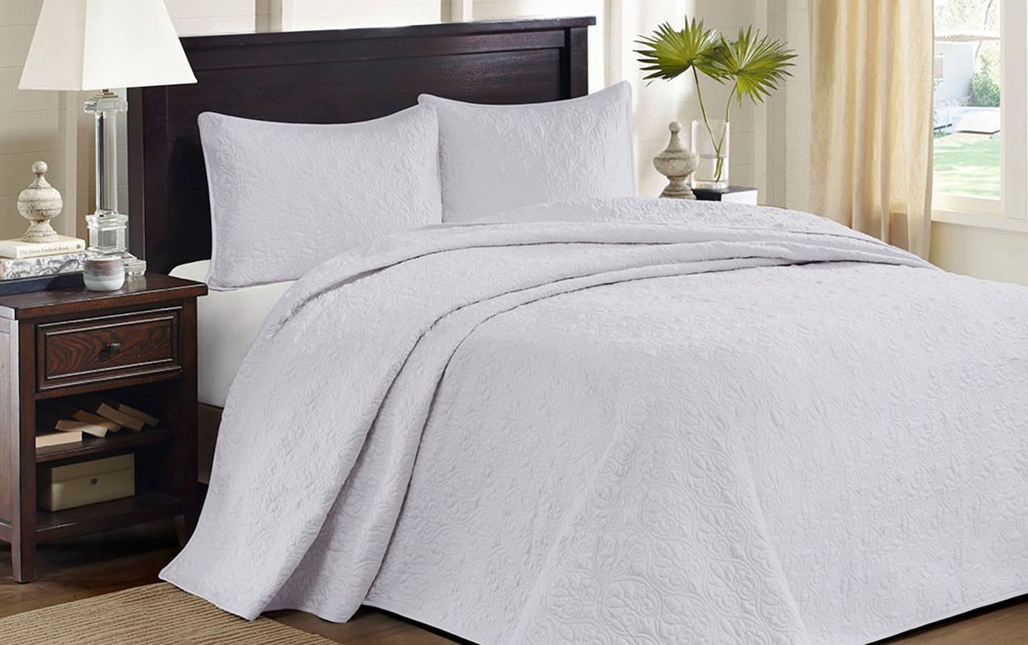 Wayn Queen White Solid 3 Piece Bedspread Set | Bob's Discount Furniture ...