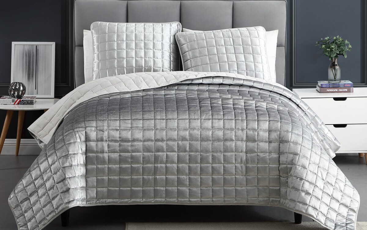 Angi King Silver Solid 3 Piece Comforter Set Bob's Discount Furniture