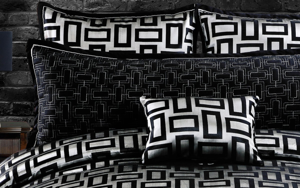 Kali 5 Piece King Black Comforter Set king